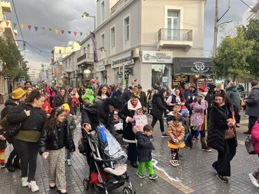 Ρεθεμνιώτικο Καρναβάλι: Με κέφι και χαμόγελα η παιδική παρέλαση