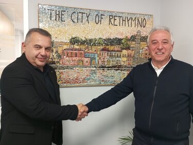 Ρέθυμνο και Ηράκλειο ενώνουν δυνάμεις για τη σωστή λειτουργία των σχολείων