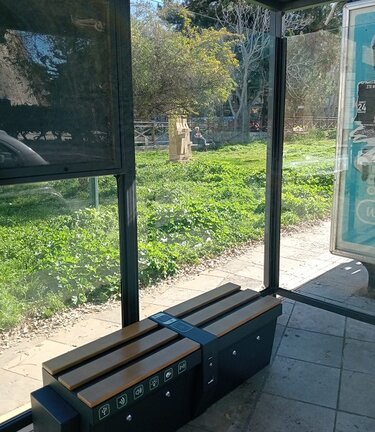 Σύγχρονη στάση λεωφορείου