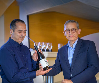 μουσειο καζαντζάκη ετικέτα επετειακός οίνος