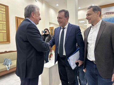 Βρούτσης, Αρναουτάκης, Περιφέρεια Κρήτης 