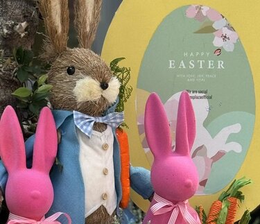 Talos Plaza, Πάσχα