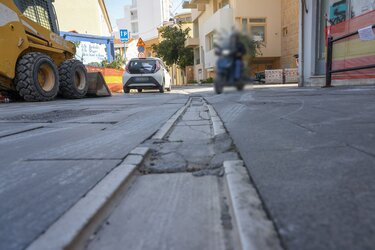 taxiarxou markopoulou.09