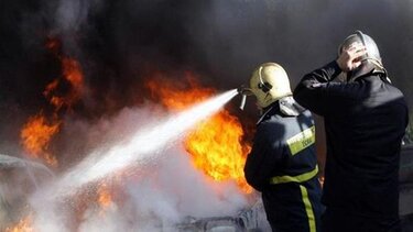 "Λαμπάδιασε" αυτοκίνητο στο parking του Βενιζελείου