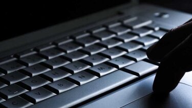 Κύπρος: Σεξ με τη μικρή αδελφή του έκανε 14χρονος και διακινούσε στο σχολείο βίντεο με τις πράξεις τους