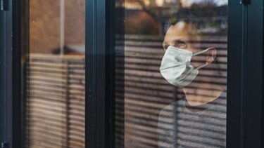 CDC: Δεν θα μπαίνουν σε καραντίνα όσοι εμβολιασμένοι προσβάλλονται από κορωνοϊό