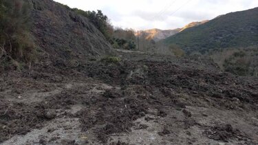 Κατολίσθηση τον Αμαριώτικο δρόμο - Έχει διακοπεί η κυκλοφορία