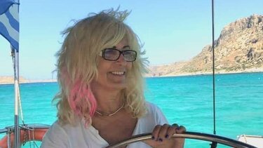 "Χάσαμε τη μάνα μας χωρίς κανένα λόγο! Σας παρακαλούμε: Εμβολιαστείτε"