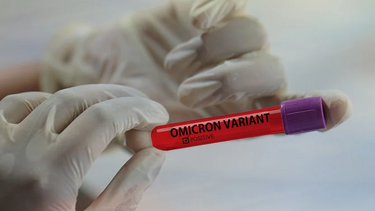 Η Όμικρον είναι εξίσου σοβαρή με προηγούμενες παραλλαγές του κορωνοϊού