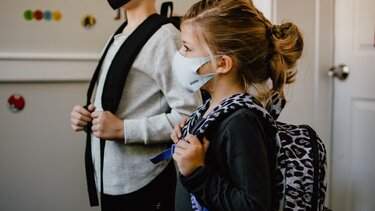 Ταχύτατα και προσεκτικά η έρευνα για τα παιδιά που μένουν μακριά από το σχολείο 