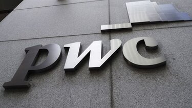 PwC: Βελτίωση της οικονομίας το 2022 βλέπουν 3 στους 4 CEO παγκοσμίως