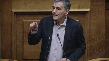 Ο Τζόν Κόρφας και η έξοδος από την ενισχυμένη εποπτεία