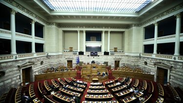 Live Βουλή: Η μάχη των αρχηγών και η ονομαστική ψηφοφορία