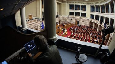 Δεύτερη μέρα της συζήτησης επί της πρότασης δυσπιστίας 