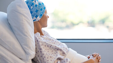 Καρκίνος: Απογοητευτικά χαμηλές οι δαπάνες σε καινοτόμες θεραπείες και έρευνα 