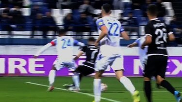 Η φάση που ο Φωτιάς δεν είδε πέναλτι υπέρ του ΟΦΗ