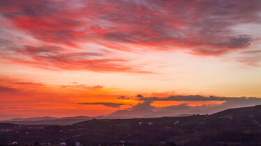 Μοναδικό ξημέρωμα, στον αποχαιρετισμό του Φλεβάρη