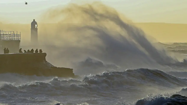 Καταιγίδα Φράνκλιν: «Σαρώνει» τη Βρετανία το νέο κύμα κακοκαιρίας