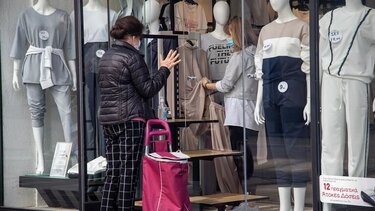 Ετοιμάζουν απεργία την Κυριακή για τα ανοιχτά καταστήματα