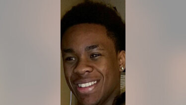 Μινεάπολη: Εκατοντάδες διαδηλωτές στους δρόμους μετά τον θάνατο Αφροαμερικανού σε έφοδο της αστυνομίας 