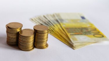 Επίδομα ακρίβειας: Στις 20 Απριλίου θα καταβληθούν τα 200 ευρώ 