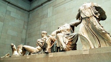 The Guardian: Τα Γλυπτά του Παρθενώνα ανήκουν στην Ελλάδα