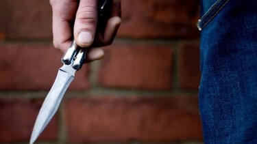 Αιματηρή ληστεία στο Μενίδι – Στο νοσοκομείο το θύμα