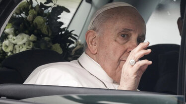 Πάπας Φραγκίσκος: Ένας πόλεμος στην Ουκρανία θα ήταν τρέλα