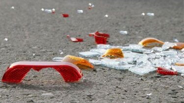 Σύγκρουση αυτοκινήτου με μηχανή 