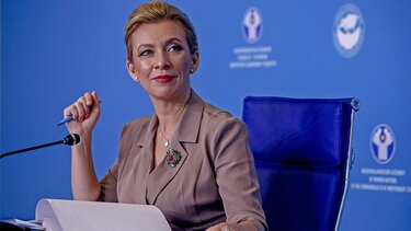 Ζαχάροβα: «Βλάσφημη» η απόφαση του Λονδίνου να μην προσκαλέσει τη Ρωσία στην κηδεία της Ελισάβετ