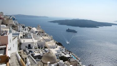 Airbnb: Έκρηξη κρατήσεων στην Ελλάδα για το καλοκαίρι