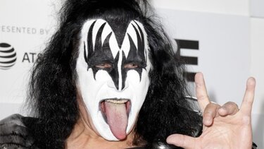 Ο Τζιν Σίμονς θεωρεί ότι όλα τα συγκροτήματα πρέπει να ακυρώσουν συναυλίες στη Ρωσία