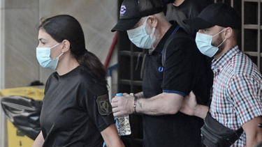 «Ο Πέτρος Φιλιππίδης θα παραστεί κανονικά τη Δευτέρα στο δικαστήριο» λέει ο δικηγόρος του