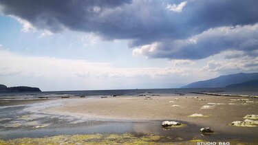 Απίστευτη άμπωτη- η θάλασσα... μπήκε μέσα!