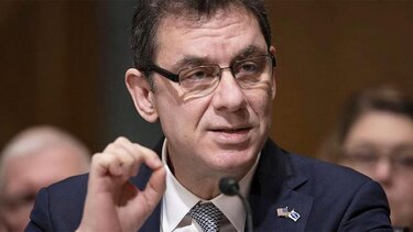 Ποιος είναι ο μισθός του Μπουρλά;