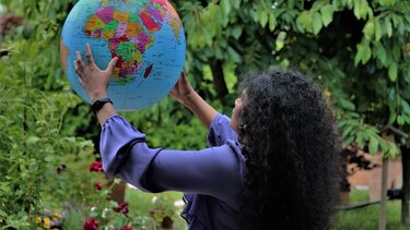 Το σωματείο ΜΚΟ Γυναικών Ίριδα για την παγκόσμια ημέρα της Γυναίκας