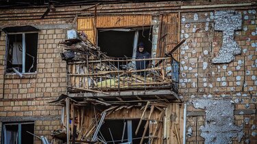 Η Ρωσία αρχίζει να αποσύρει δυνάμεις από το Κίεβο