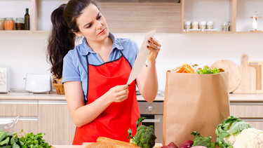 Ακρίβεια: "Καίνε" οι τιμές των προϊόντων - Στοιχεία σοκ της ΕΛΣΤΑΤ