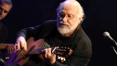 Ο Διονύσης Σαββόπουλος και η Ελλάδα της αυτογνωσίας