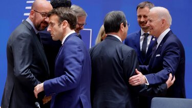 Σύνοδος Κορυφής ΕΕ με Μπάιντεν: Οι 27 δεν επιβάλλουν νέες κυρώσεις στη Ρωσία