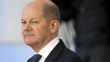 Σολτς: Στηρίζουμε την Ουκρανία – Οργή κατά του Πούτιν