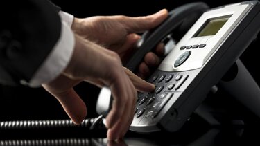 Πρόστιμα 405.000 λιρών σε διαφημιστικές για ενοχλητικές κλήσεις προς ηλικιωμένους