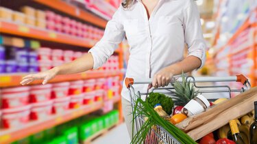 Οκτώ στους δέκα καταναλωτές κυνηγούν προσφορές και εκπτώσεις, σύμφωνα με έρευνα