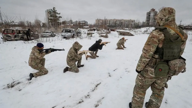 Ουκρανία: Η Ρωσία χρησιμοποιεί τον χαρακτηρισμό «τρομοκρατική οργάνωση» για το Τάγμα Αζόφ για να δικαιολογήσει εγκλήματα πολέμου