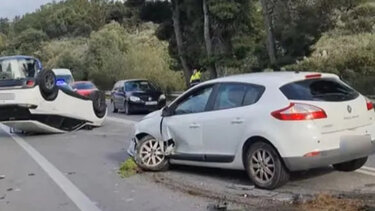 Ανατροπή οχήματος στο ΒΟΑΚ μετά από τροχαίο