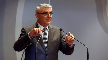 Τσακλόγλου: "Το νομοσχέδιο δίνει τη δυνατότητα ίδρυσης πολυεργοδοτικών σωματείων"