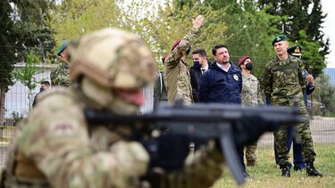 Επίσκεψη του Ν. Χαρδαλιά στην αεροπορική βάση Ελευσίνας