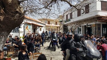 Γέμισε μηχανές το Μεϊντάνι