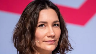 Γερμανία: Ζήτησε «συγγνώμη» αλλά δεν παραιτήθηκε η «πράσινη» υπουργός