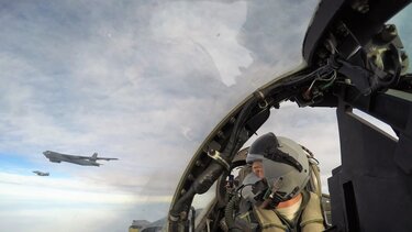 Πτήση αμερικανικών B-52 στο FIR Αθηνών